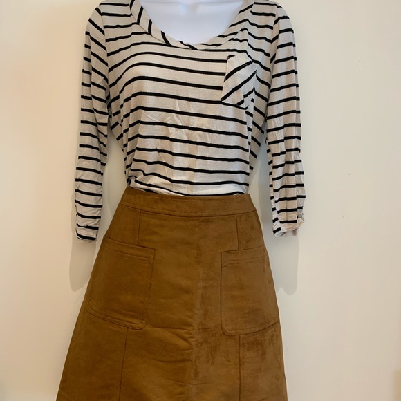 Old Navy Dresses & Skirts - Faux suede old navy skirt
